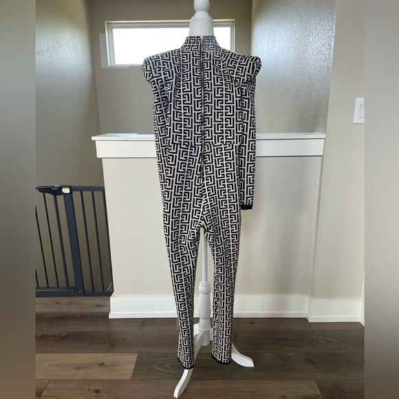 Long sleeve jumpsuit size small. - Picture 8 of 16